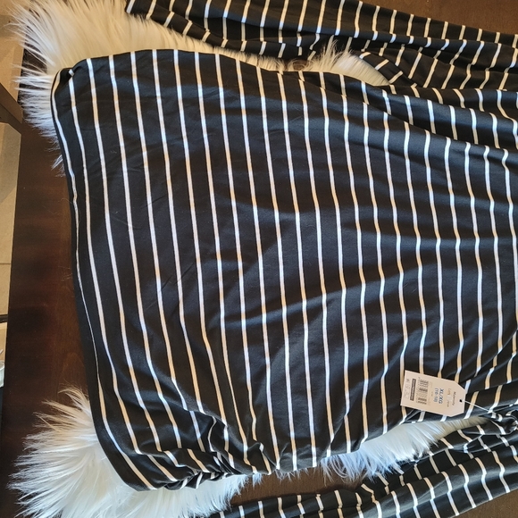 NWT Time and Tru maternity top - Picture 5 of 14
